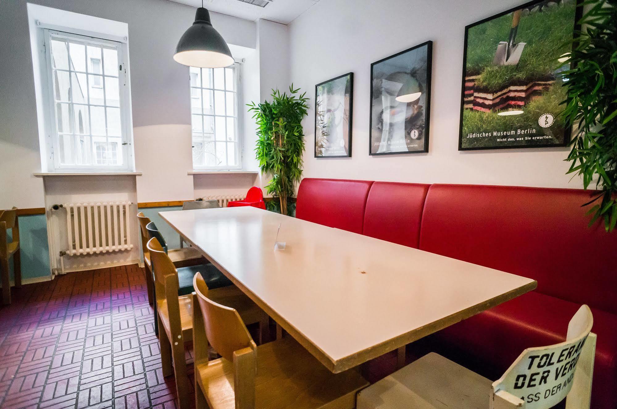 Amstel House Hostel Berlin Exterior photo